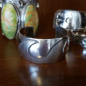 Cleaning out closet 😍Sterling Silver Bracelet 🌊